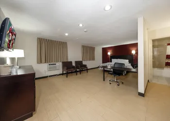 Red Roof Inn Jacksonville - Cruise Port hotel thumbnail 8