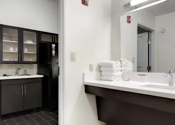 Candlewood Suites Waco by IHG hotel thumbnail 8