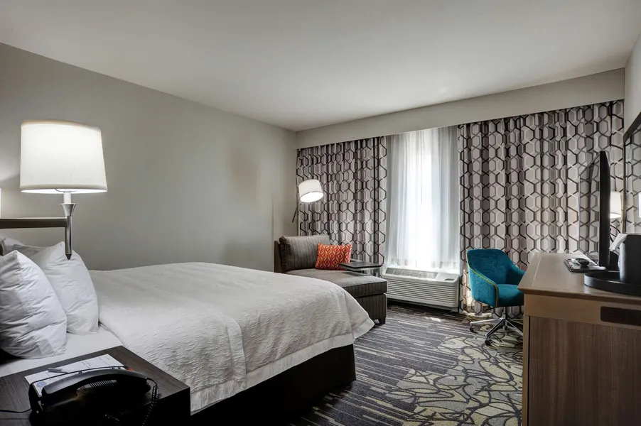 Hampton Inn & Suites Ardmore hotel detail image 6