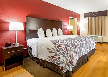 Red Roof Inn & Suites Greenwood, SC hotel thumbnail 5
