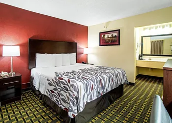 Red Roof Inn & Suites Greenwood, SC hotel thumbnail 7