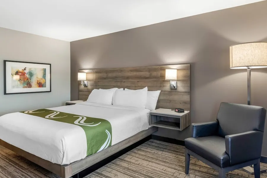 Quality Inn & Suites Amsterdam hotel detail image 6