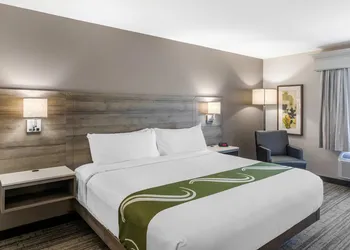 Quality Inn & Suites Amsterdam hotel thumbnail 4