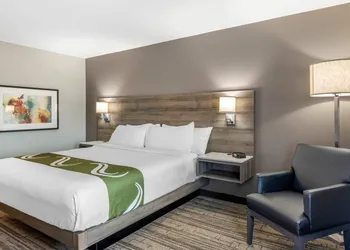Quality Inn & Suites Amsterdam hotel thumbnail 6