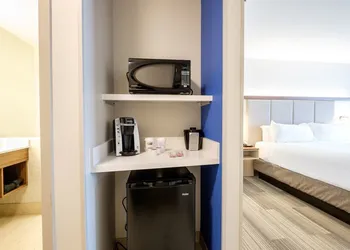 Holiday Inn Express & Suites Eagan - Minneapolis Area by IHG hotel thumbnail 3