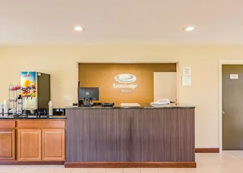 Econo Lodge Lexington Downtown near I-81 hotel thumbnail 3