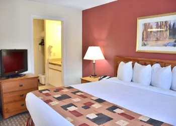 Cresthill Suites Syracuse hotel thumbnail 6