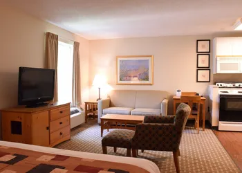 Cresthill Suites Syracuse hotel thumbnail 8