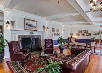 Lakeside Inn hotel thumbnail 3