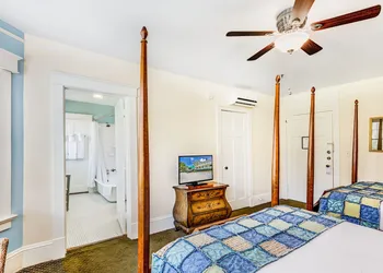 Lakeside Inn hotel thumbnail 7