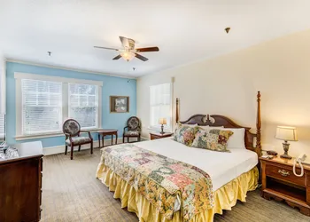 Lakeside Inn hotel thumbnail 8