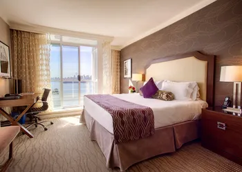 Pinnacle Hotel at the Pier hotel thumbnail 7