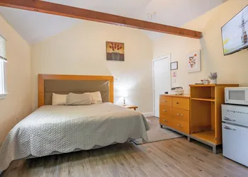 Jonathan Edwards Motel hotel thumbnail 8