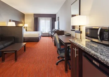 Holiday Inn Express Hotel & Suites Rapid City by IHG hotel thumbnail 3
