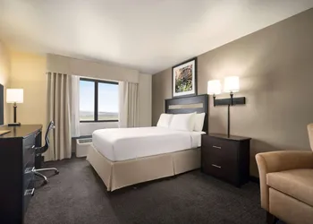 Baymont by Wyndham Elko hotel thumbnail 4