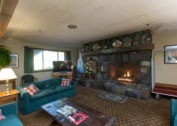 Commodores Inn hotel thumbnail 5