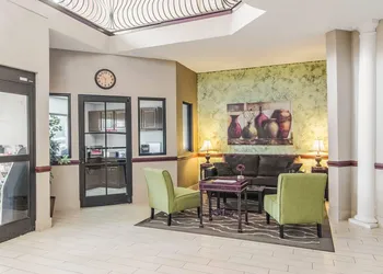 Quality Suites Graham - Burlington South hotel thumbnail 3