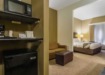 Quality Suites Graham - Burlington South hotel thumbnail 7