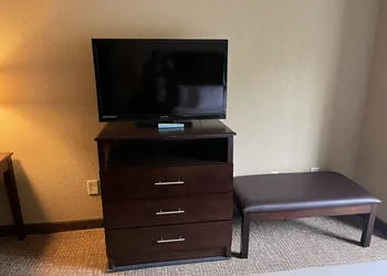 Quality Suites Graham - Burlington South hotel thumbnail 8