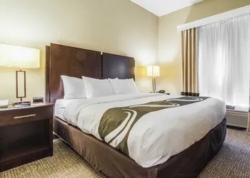 Quality Suites Graham - Burlington South hotel thumbnail 5