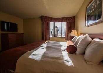 The Grand Lodge, A Vail Resorts Property hotel thumbnail 8