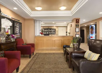 Travelodge by Wyndham Spruce Grove hotel thumbnail 2