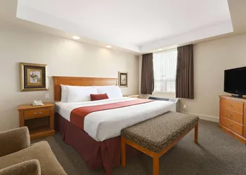 Travelodge by Wyndham Spruce Grove hotel thumbnail 8