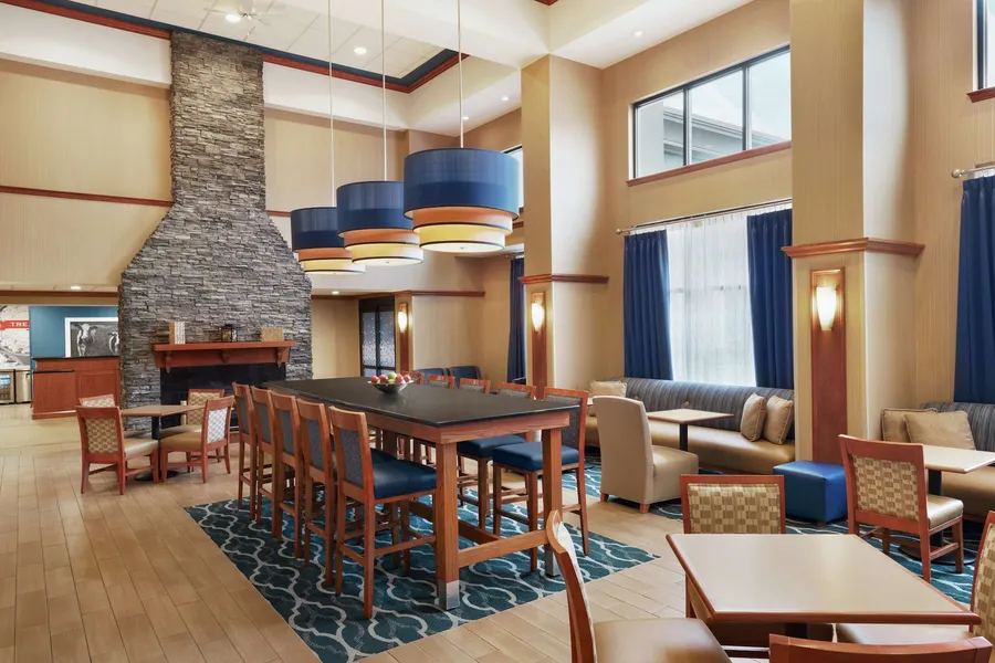 Hampton Inn & Suites Ephrata - Mountain Springs hotel detail image 2