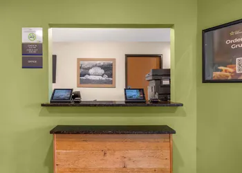 Extended Stay America Select Suites - Fort Myers - Northeast hotel thumbnail 2