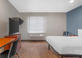Extended Stay America Select Suites - Fort Myers - Northeast hotel thumbnail 5