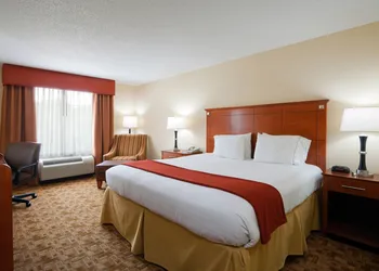Holiday Inn Express Hotel & Suites Phenix City - Columbus by IHG hotel thumbnail 2
