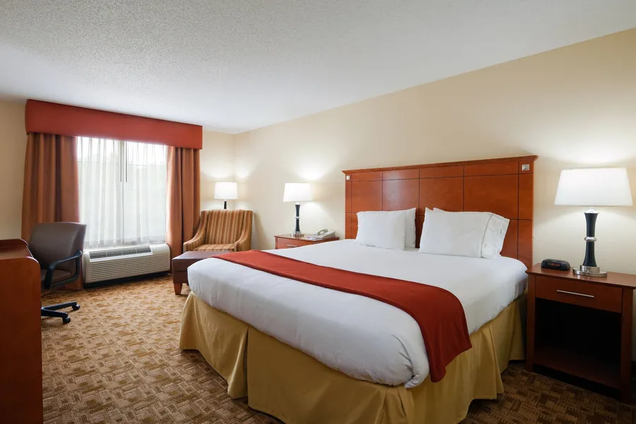 Holiday Inn Express Hotel & Suites Phenix City - Columbus by IHG hotel detail image 2