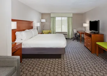 Holiday Inn Express Hotel & Suites Phenix City - Columbus by IHG hotel thumbnail 8
