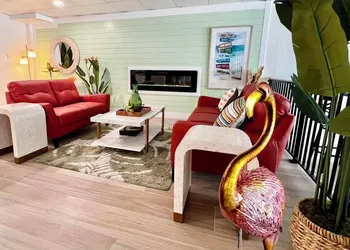 Lani Kai Beachfront Resort hotel thumbnail 2