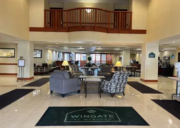 Wingate By Wyndham Peoria hotel thumbnail 2