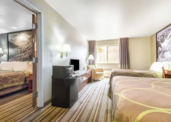 Super 8 by Wyndham Buena Vista hotel thumbnail 8