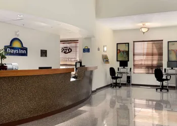 Days Inn by Wyndham Grande Prairie hotel thumbnail 2