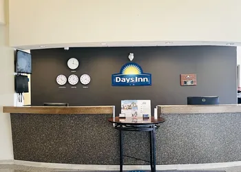 Days Inn by Wyndham Grande Prairie hotel thumbnail 3