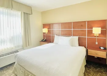 Days Inn by Wyndham Grande Prairie hotel thumbnail 4