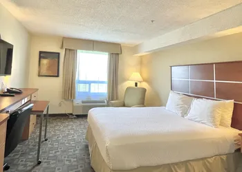 Days Inn by Wyndham Grande Prairie hotel thumbnail 5