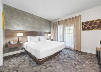 University Park Inn & Suites, an Ascend Collection Hotel hotel thumbnail 8