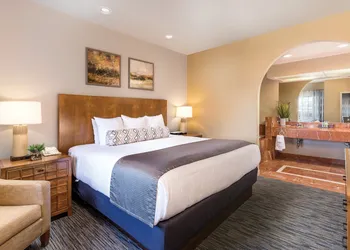 Legacy Golf Resort hotel thumbnail 4
