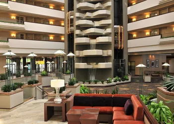 Embassy Suites Hotel Des Moines Downtown hotel thumbnail 3