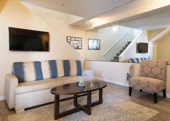 Southern California Beach Club hotel thumbnail 4