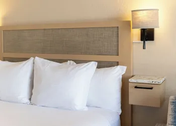 Southern California Beach Club hotel thumbnail 5