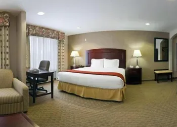Holiday Inn Express & Suites College Station by IHG hotel thumbnail 5
