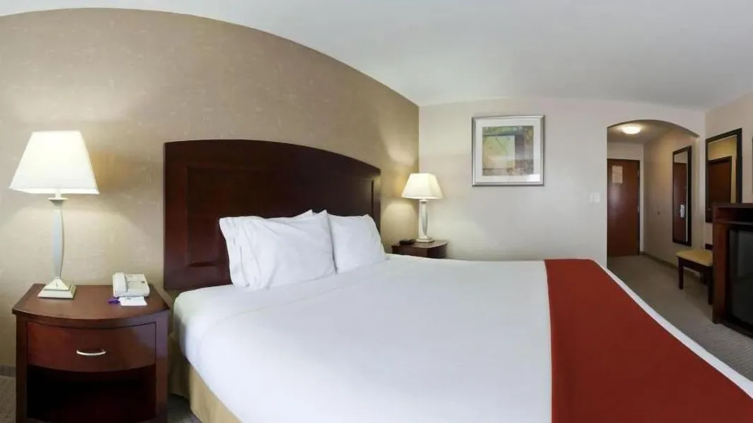 Holiday Inn Express & Suites College Station by IHG hotel detail image 6