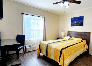 Santa Paula Inn hotel thumbnail 5