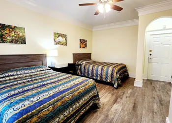 Santa Paula Inn hotel thumbnail 7