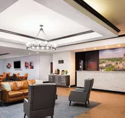 La Quinta Inn & Suites by Wyndham Denton - University Drive hotel detail image 3